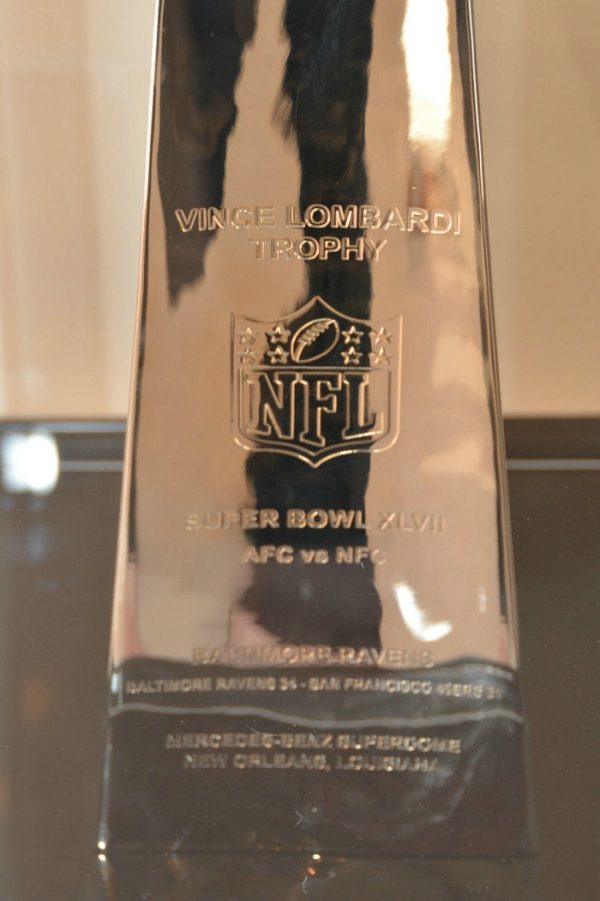 VINCE LOMBARDI TROPHY SUPER BOWL TROPHY - Image 3