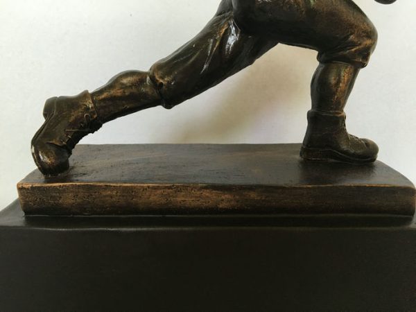 Heisman Memorial Trophy - American College Football Trophy - Image 4